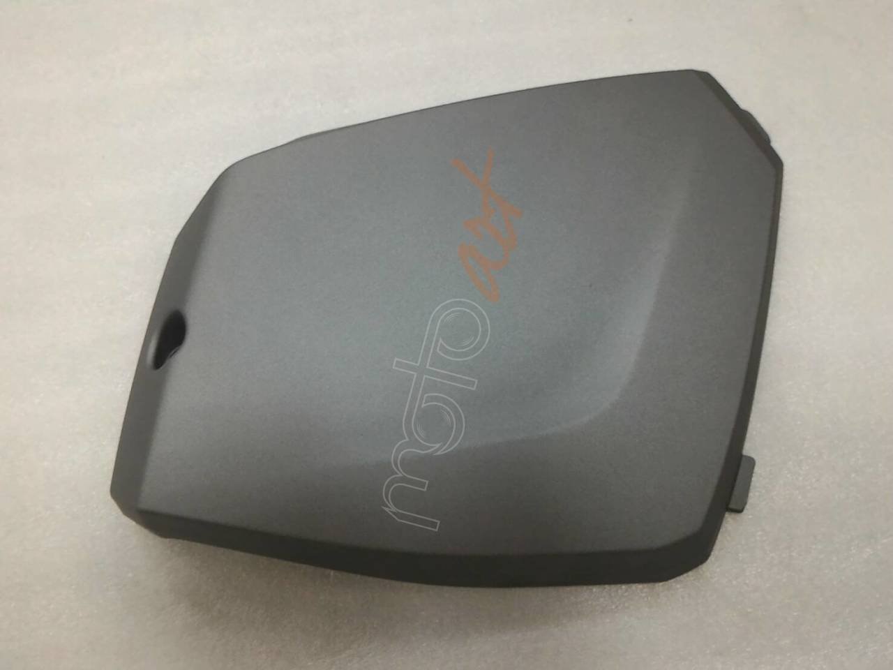 SYM BATTERY COVER ( GY-010UL ) JYMX200I