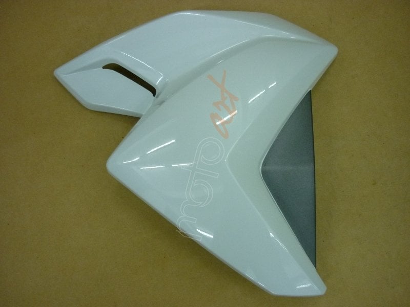 SYM SAG ON KAPAK BEYAZ WOLF250