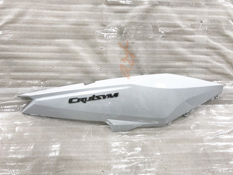 SYM R. BODY COVER ASSY.  WH-300P CRUISESYM