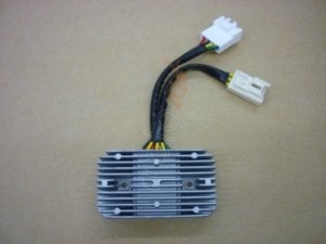 SYM GTS250I EVO/GTS250 KONJEKTOR-REGULATOR